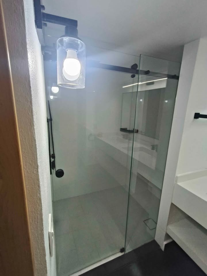 cancelería de baño a medida en Acapulco